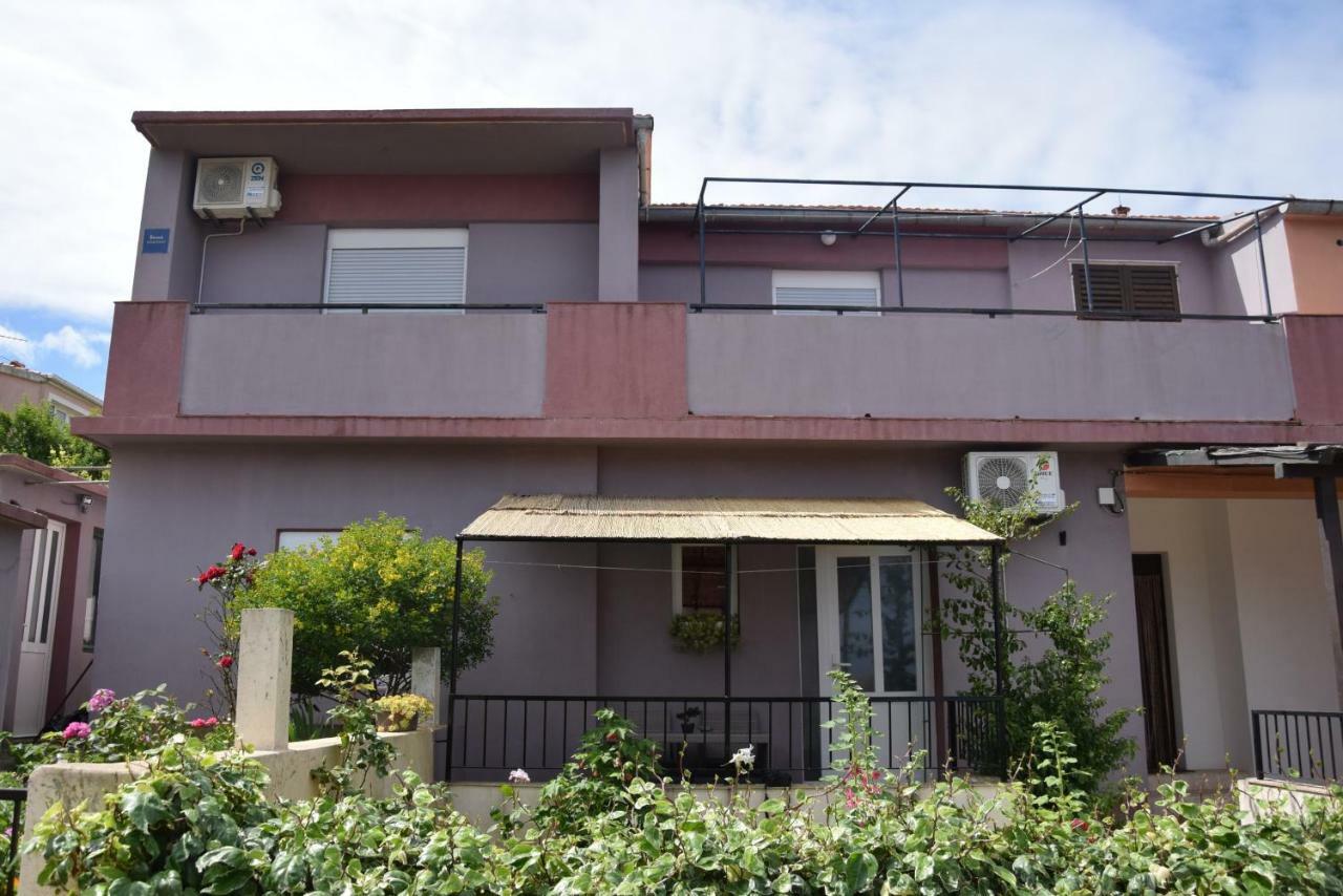 Apartman Ana Daire Sali Dış mekan fotoğraf