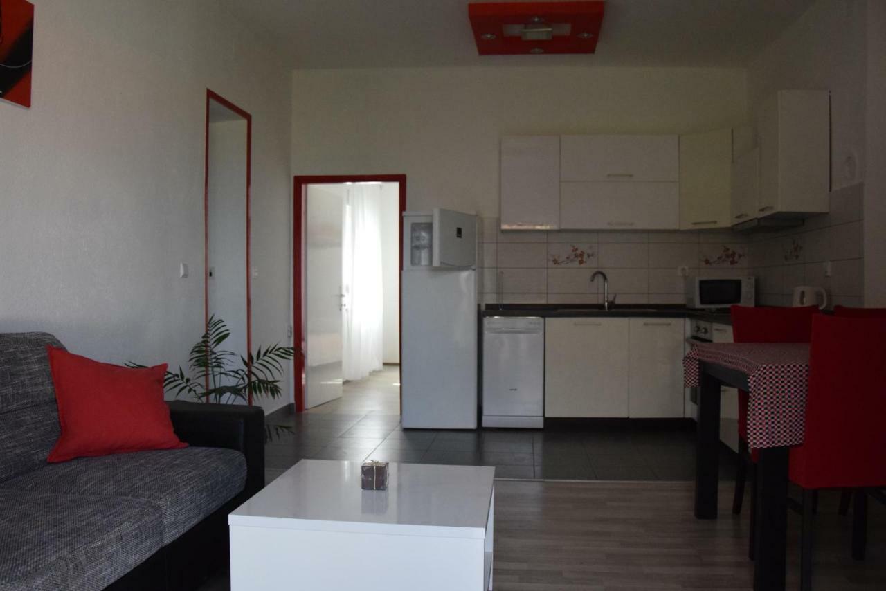 Apartman Ana Daire Sali Dış mekan fotoğraf