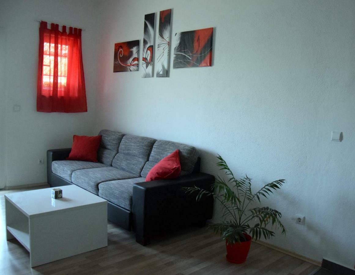Apartman Ana Daire Sali Dış mekan fotoğraf